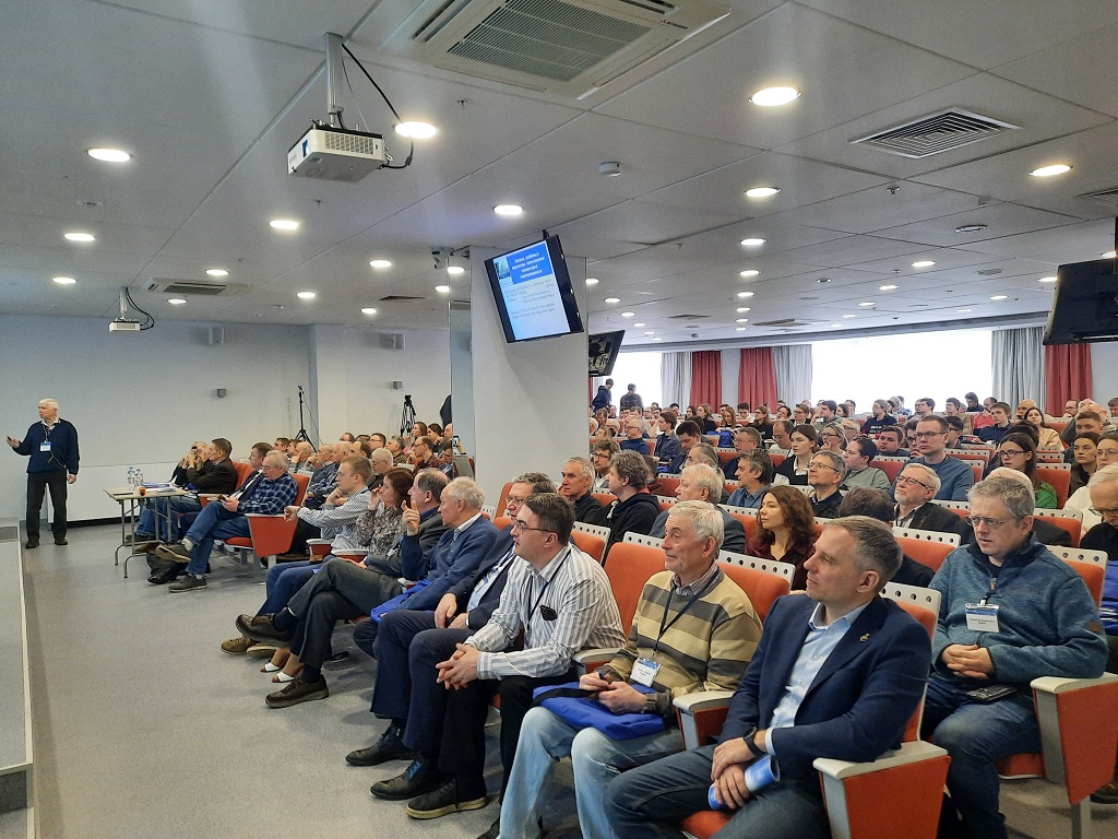 Завершил работу XXVIII Международный симпозиум «Нанофизика и наноэлектроника», который проходил в Нижнем Новгороде с 11 по 15 марта 2024 г.